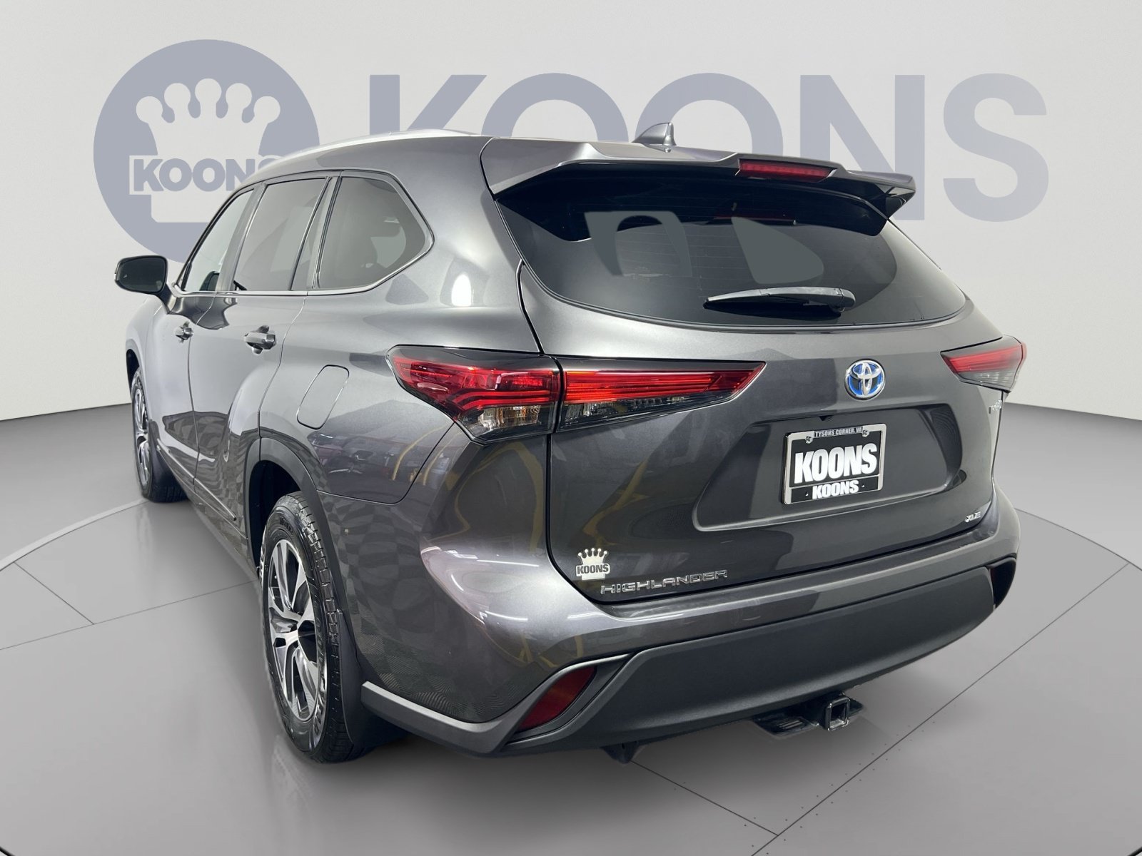 Used 2023 Toyota Highlander XLE AWD/4WD image 4