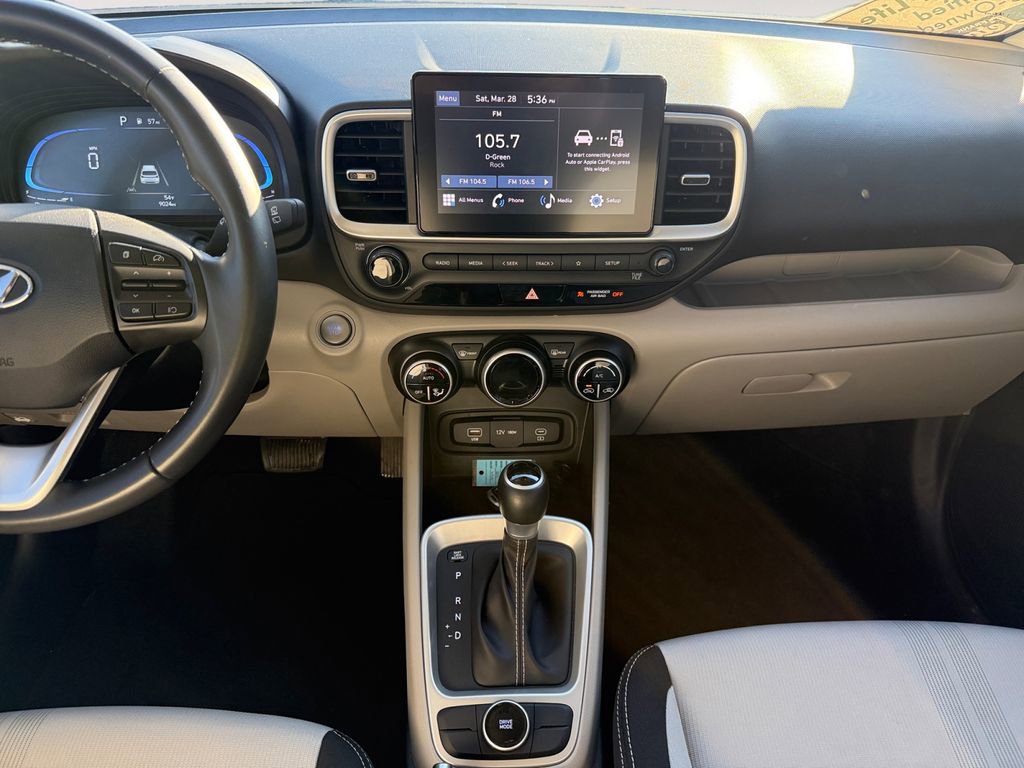 Used 2024 Hyundai Venue SEL FWD image 10