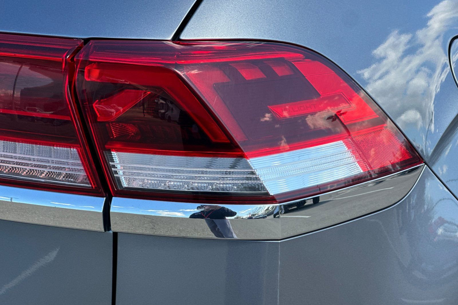 Used 2024 Volkswagen Atlas Cross Sport SE image 50