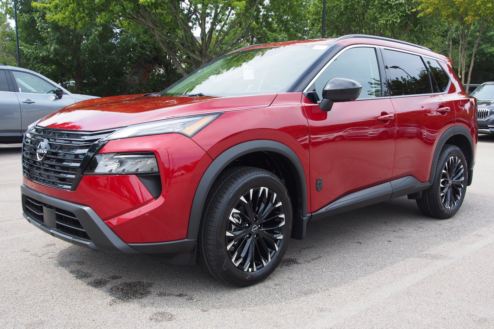 New 2026 Nissan Rogue Dark Armor FWD image 3
