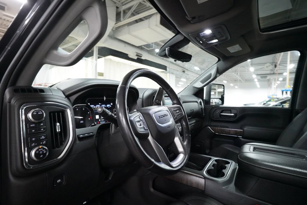 Used 2021 GMC Sierra 3500 Denali w/ Denali Ultimate Package image 8