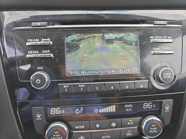 Used 2016 Nissan Rogue SV image 22