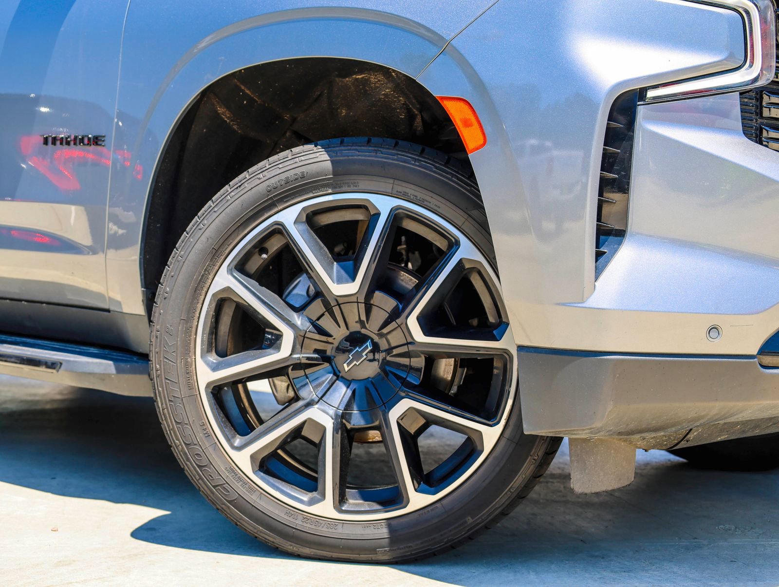 Used 2022 Chevrolet Tahoe RST w/ Luxury Package RWD image 2