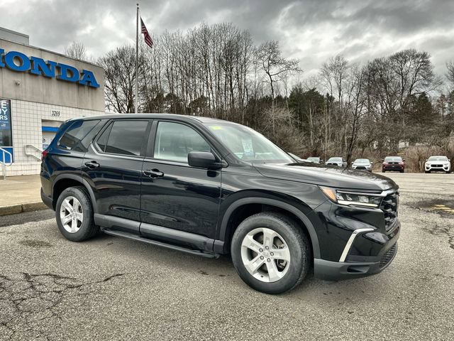 Used 2023 Honda Pilot LX image 11