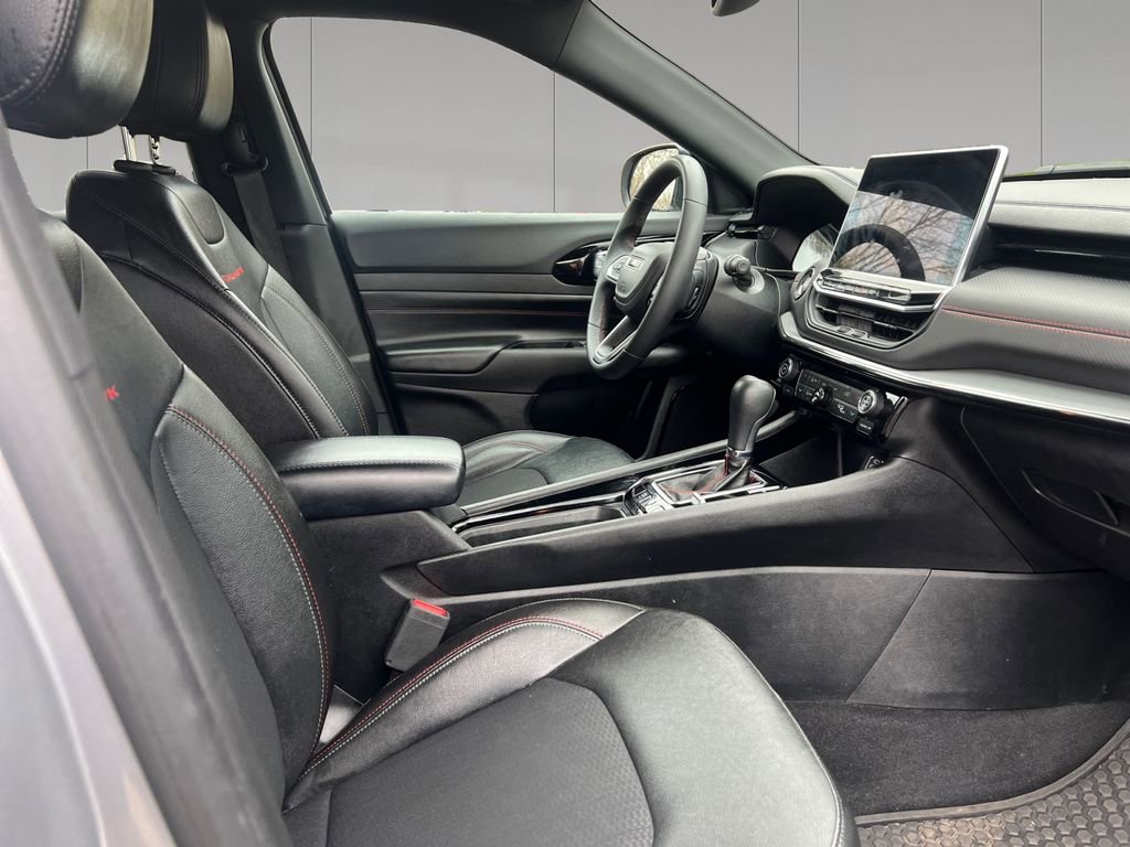 Used 2024 Jeep Compass Trailhawk image 17