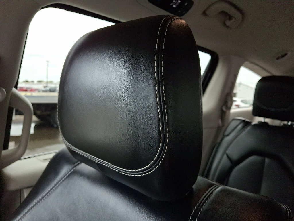 Used 2024 Chrysler Pacifica Touring-L FWD image 18