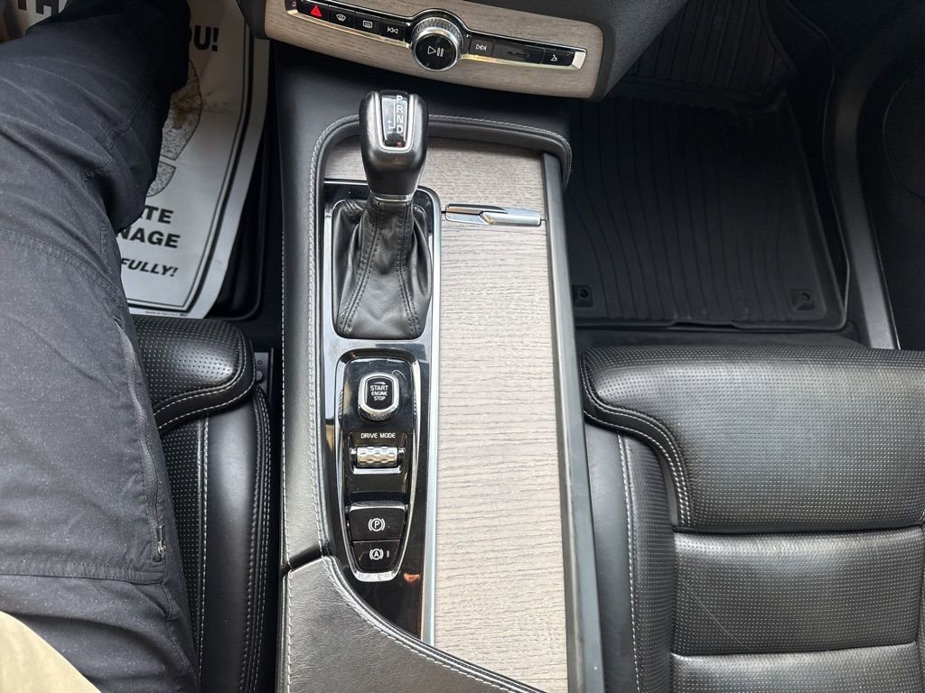 Used 2021 Volvo XC90 T6 Inscription w/ Protection Package Premier image 21