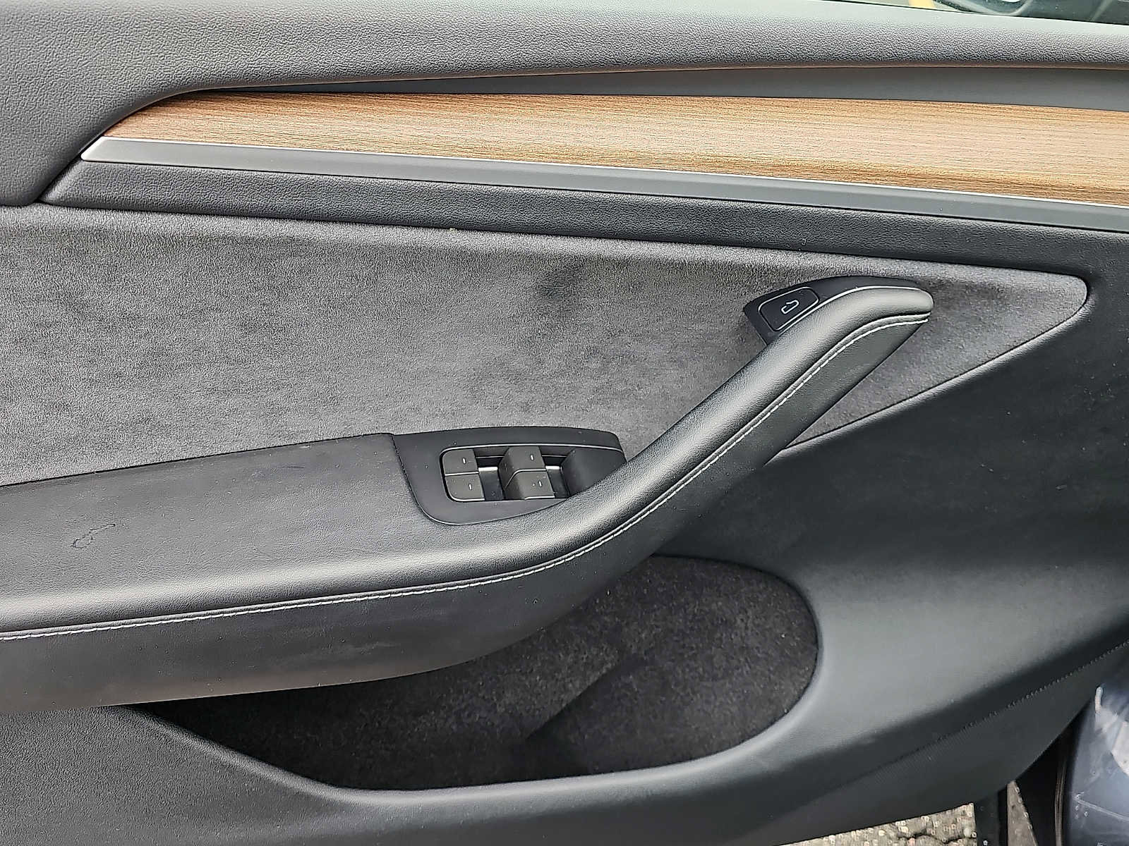 Used 2024 Tesla Model Y Long Range image 14