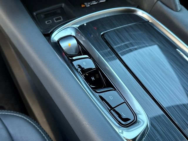 Used 2024 Buick Enclave Premium image 16