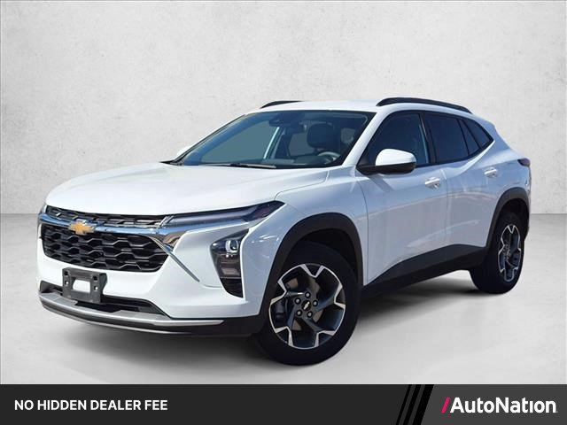 Used 2025 Chevrolet Trax LT FWD image 1