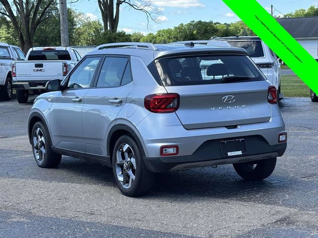 Used 2023 Hyundai Venue SEL FWD video 2