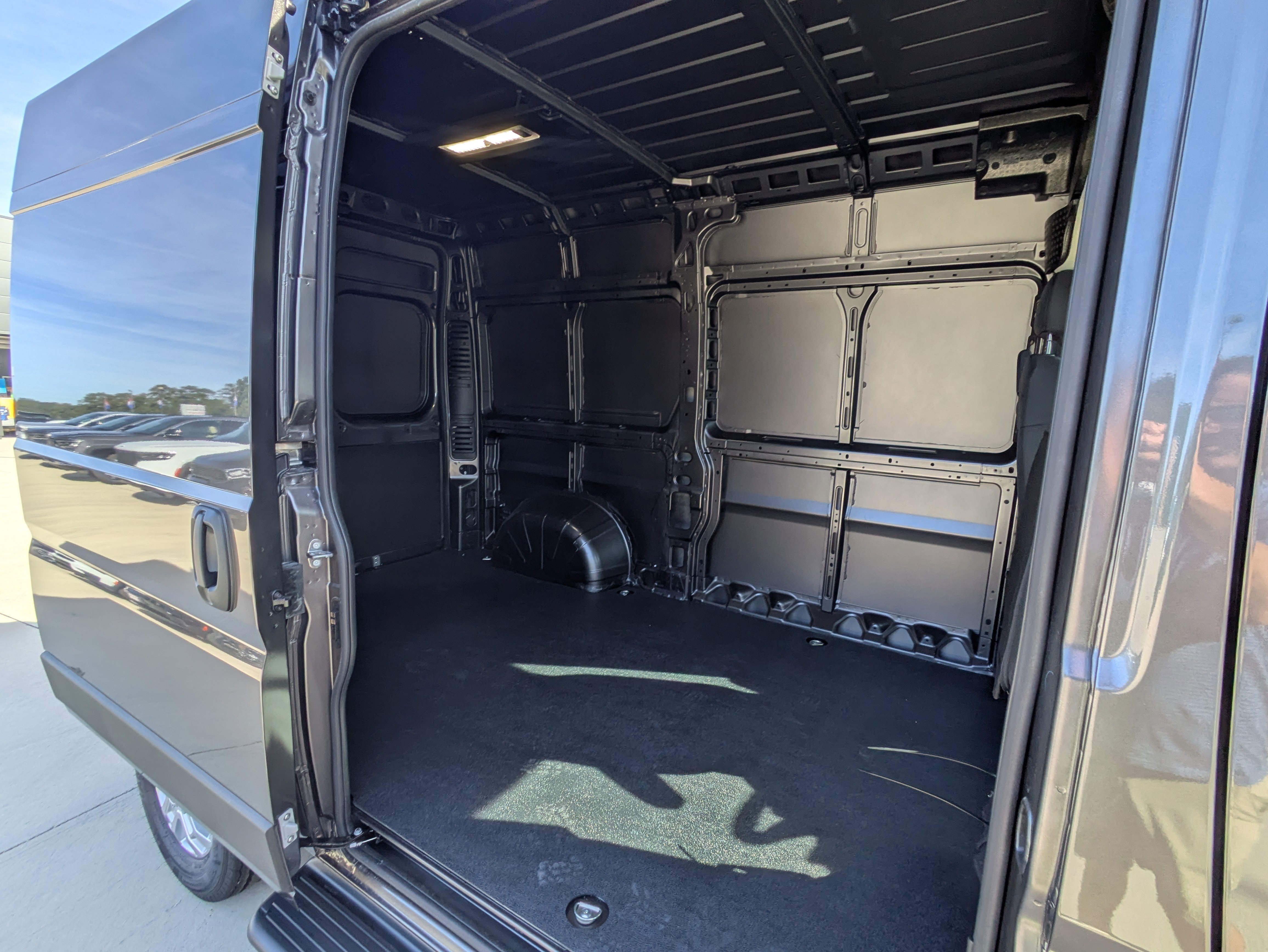 New 2026 RAM ProMaster 1500 w/ Quick Order Package 22G SLT image 15