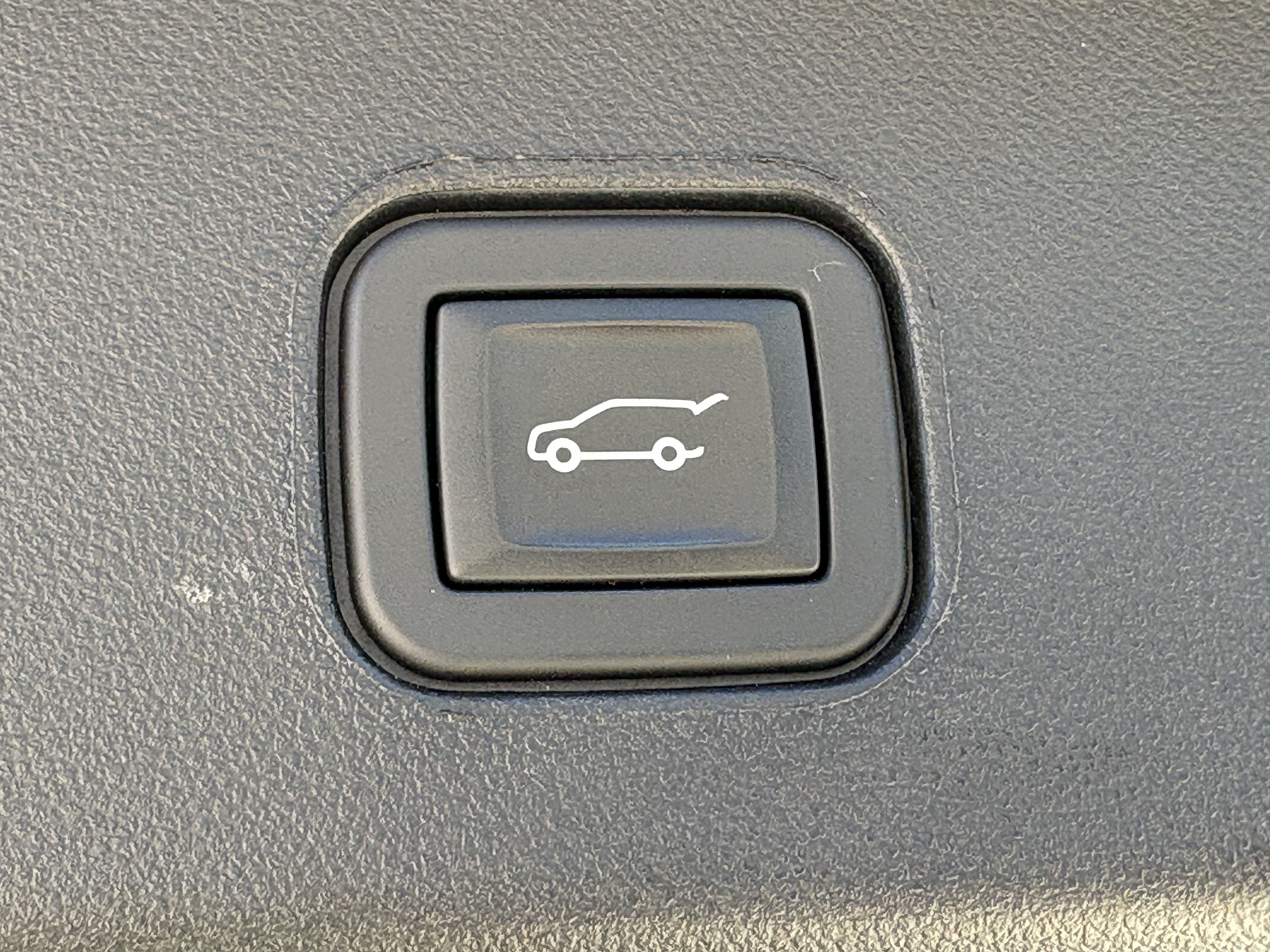 Certified 2024 Cadillac Lyriq Luxury RWD image 11