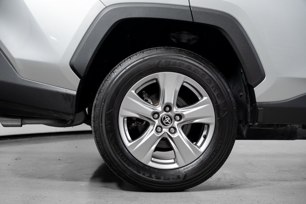Used 2025 Toyota RAV4 XLE FWD image 6