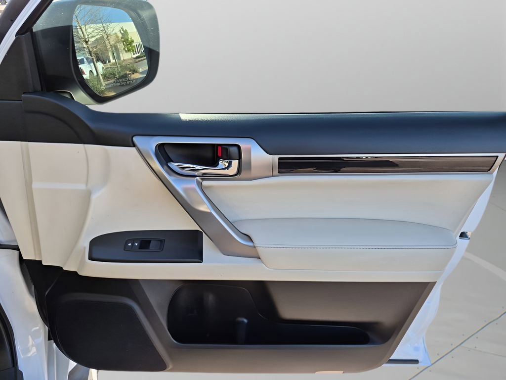 Used 2023 Lexus GX 460 Luxury w/ Sport Design Package image 13