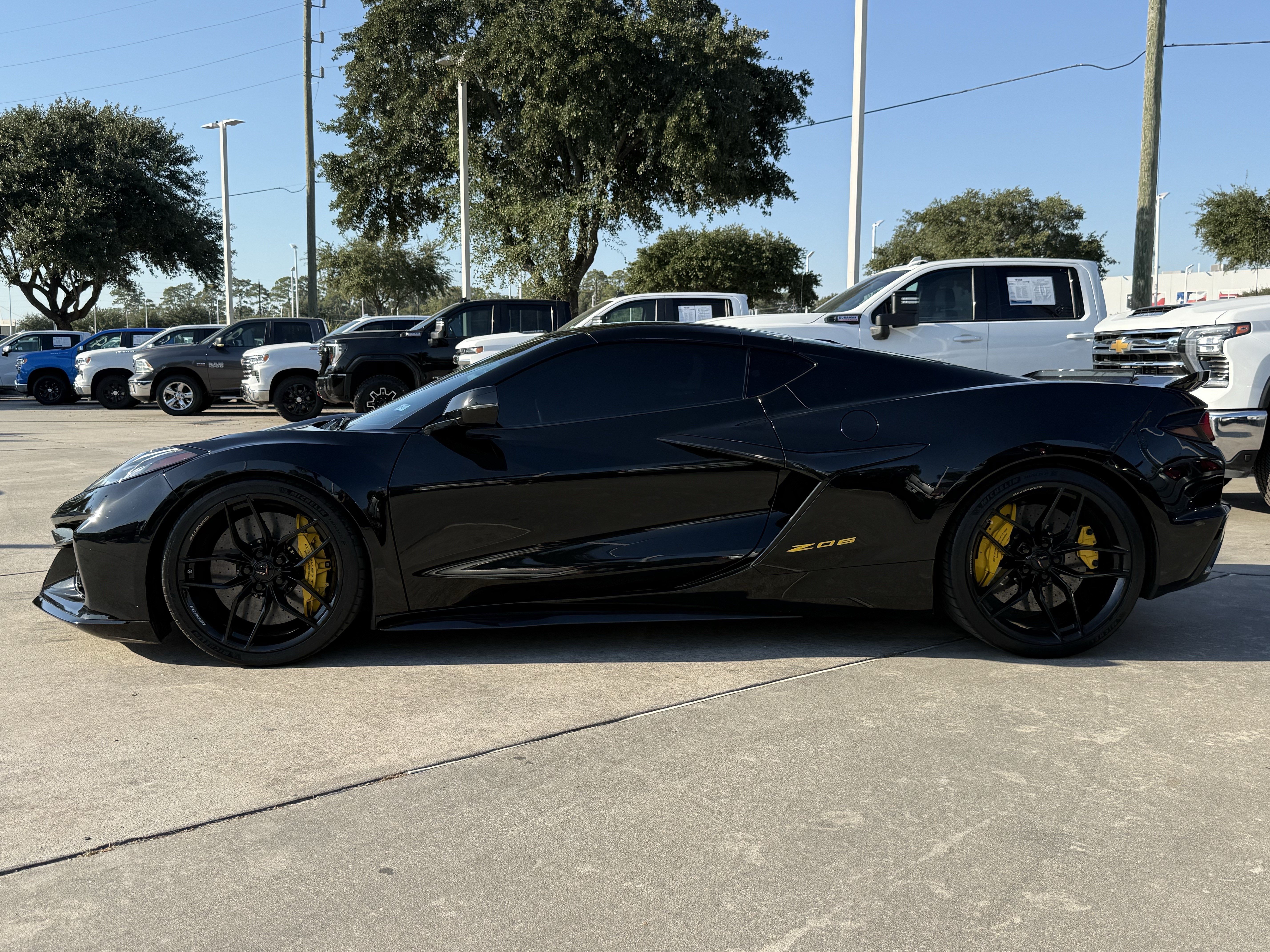 Used 2025 Chevrolet Corvette Z06 w/ Stealth Interior Trim Package RWD image 8