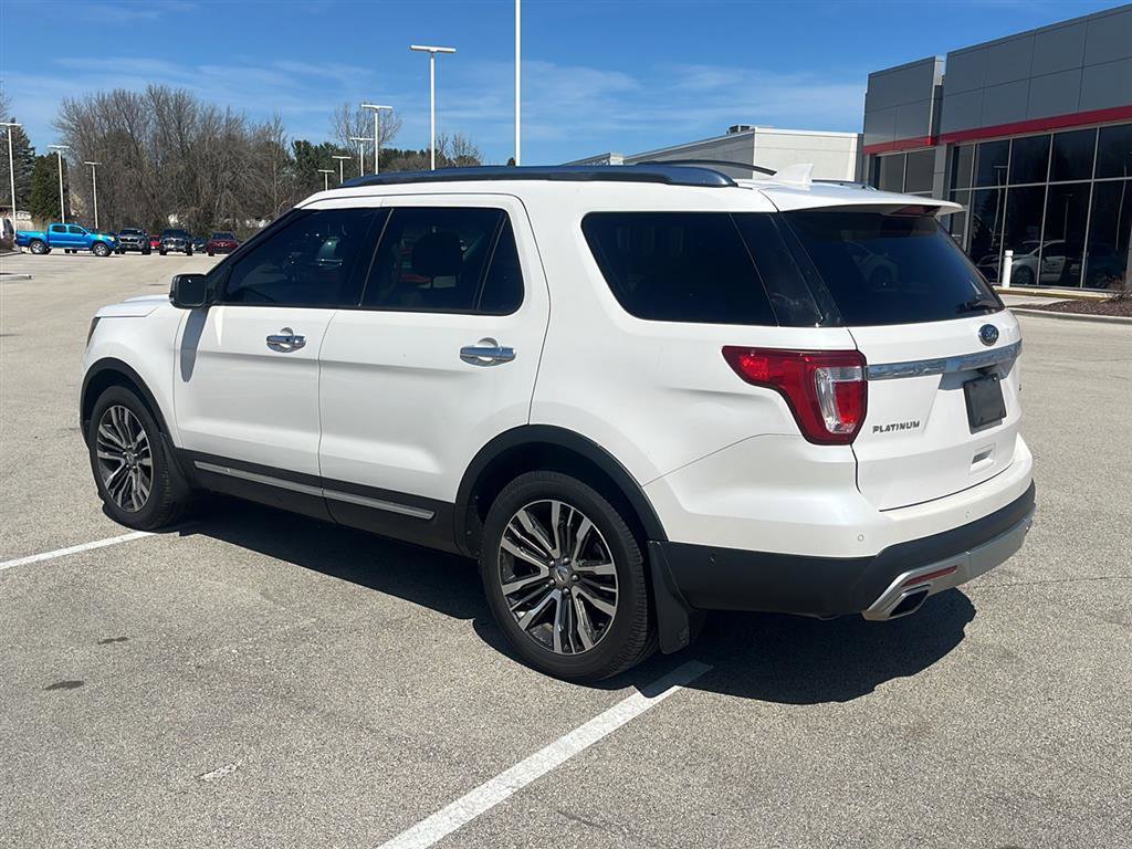 Used 2017 Ford Explorer Platinum image 12