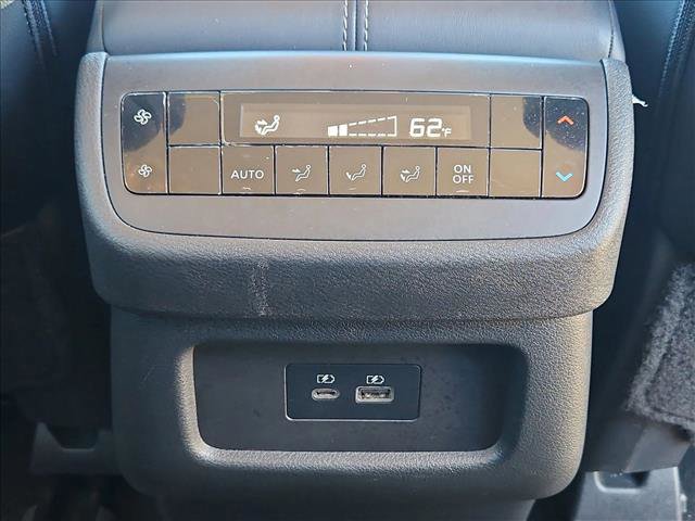 Used 2023 Nissan Pathfinder SL image 17