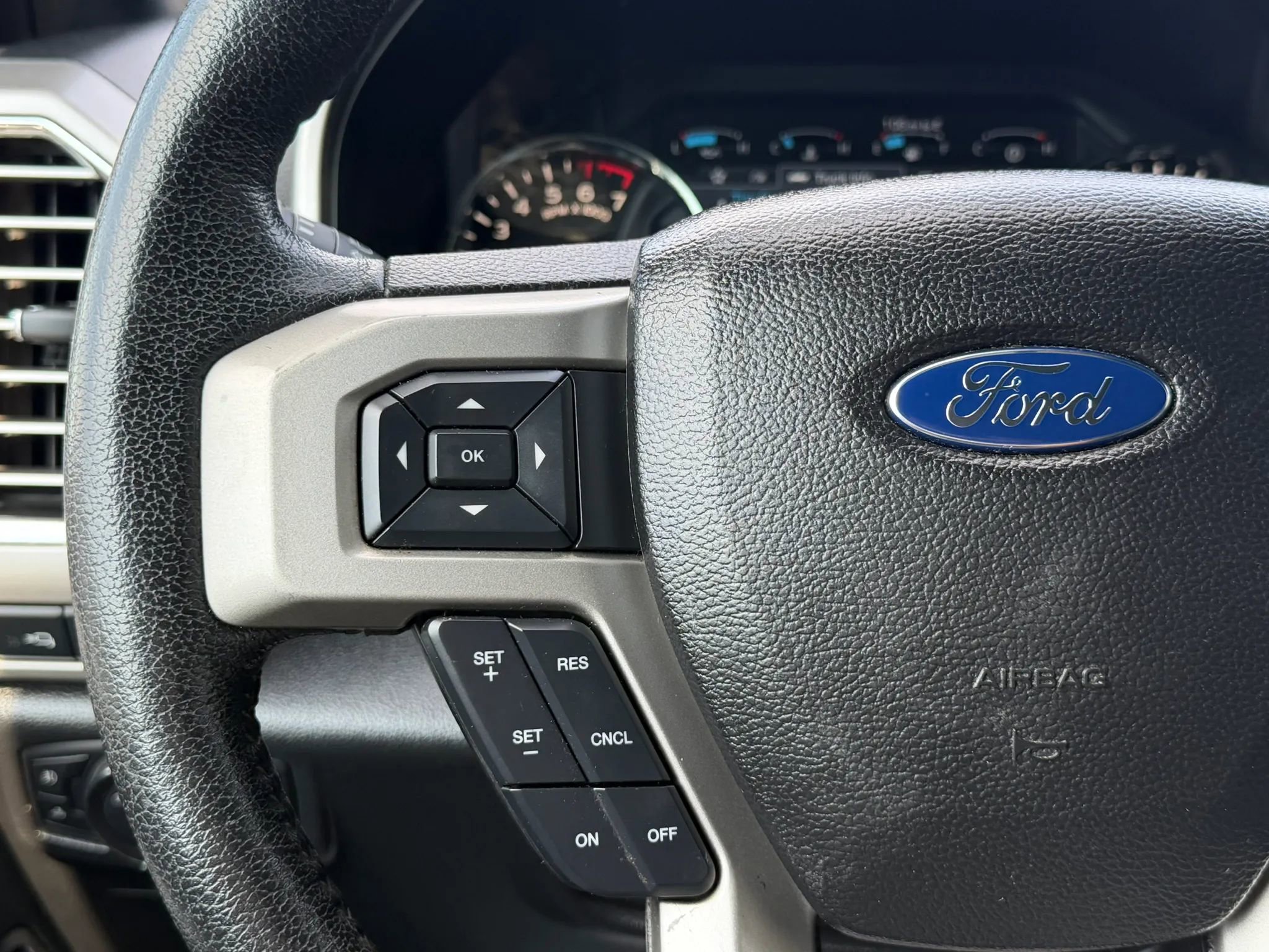 Used 2015 Ford F150 Lariat AWD/4WD image 32
