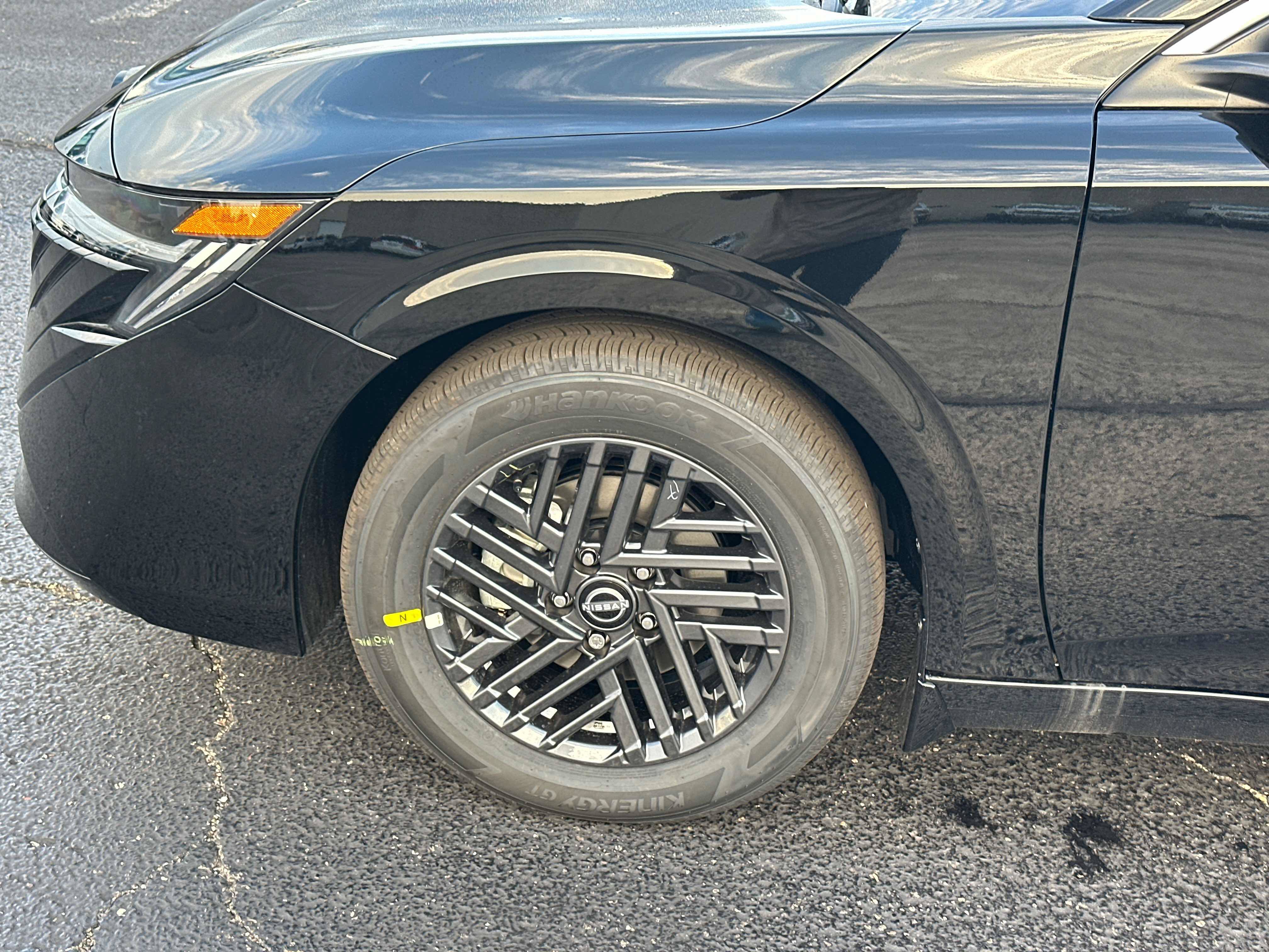 New 2027 Nissan Sentra SV w/ Floor Mat Package FWD image 8