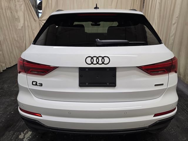 Certified 2025 Audi Q3 2.0T Premium w/ Convenience Package image 9