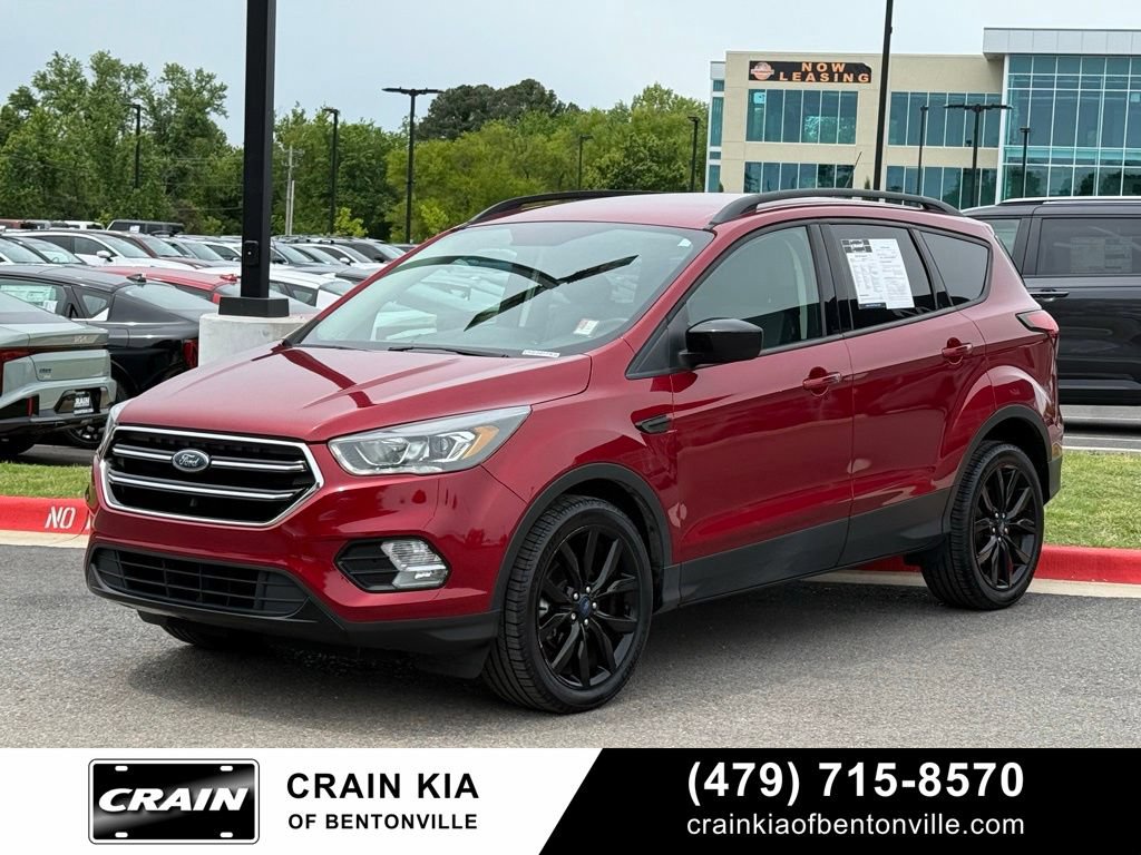 Used 2019 Ford Escape SE FWD image 3