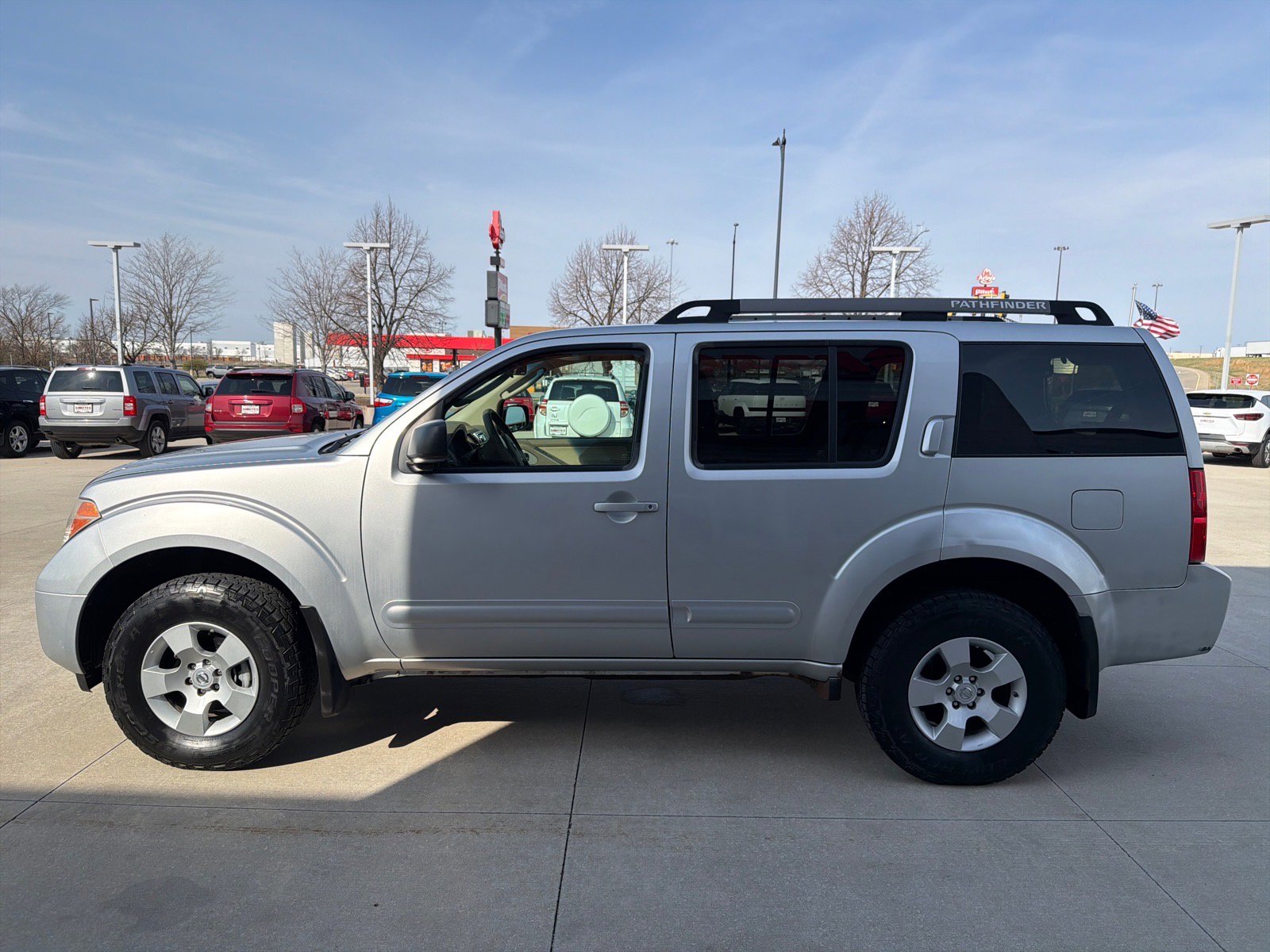 Used 2005 Nissan Pathfinder XE image 5