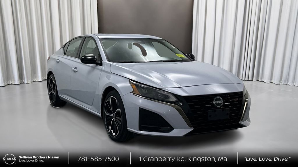Certified 2024 Nissan Altima 2.5 SR w/ SR Premium Package FWD image 3