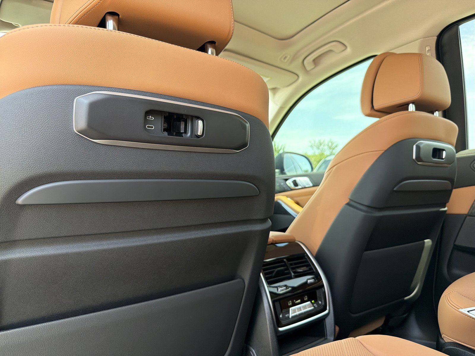 New 2027 BMW X7 xDrive40i w/ Executive Package AWD/4WD image 22