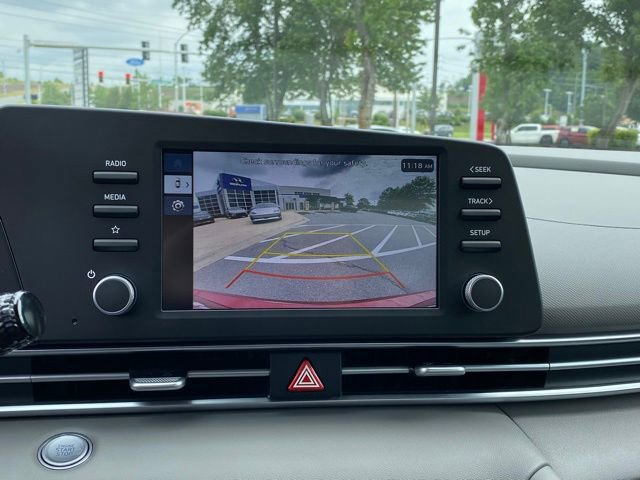 Certified 2025 Hyundai Elantra SEL image 18