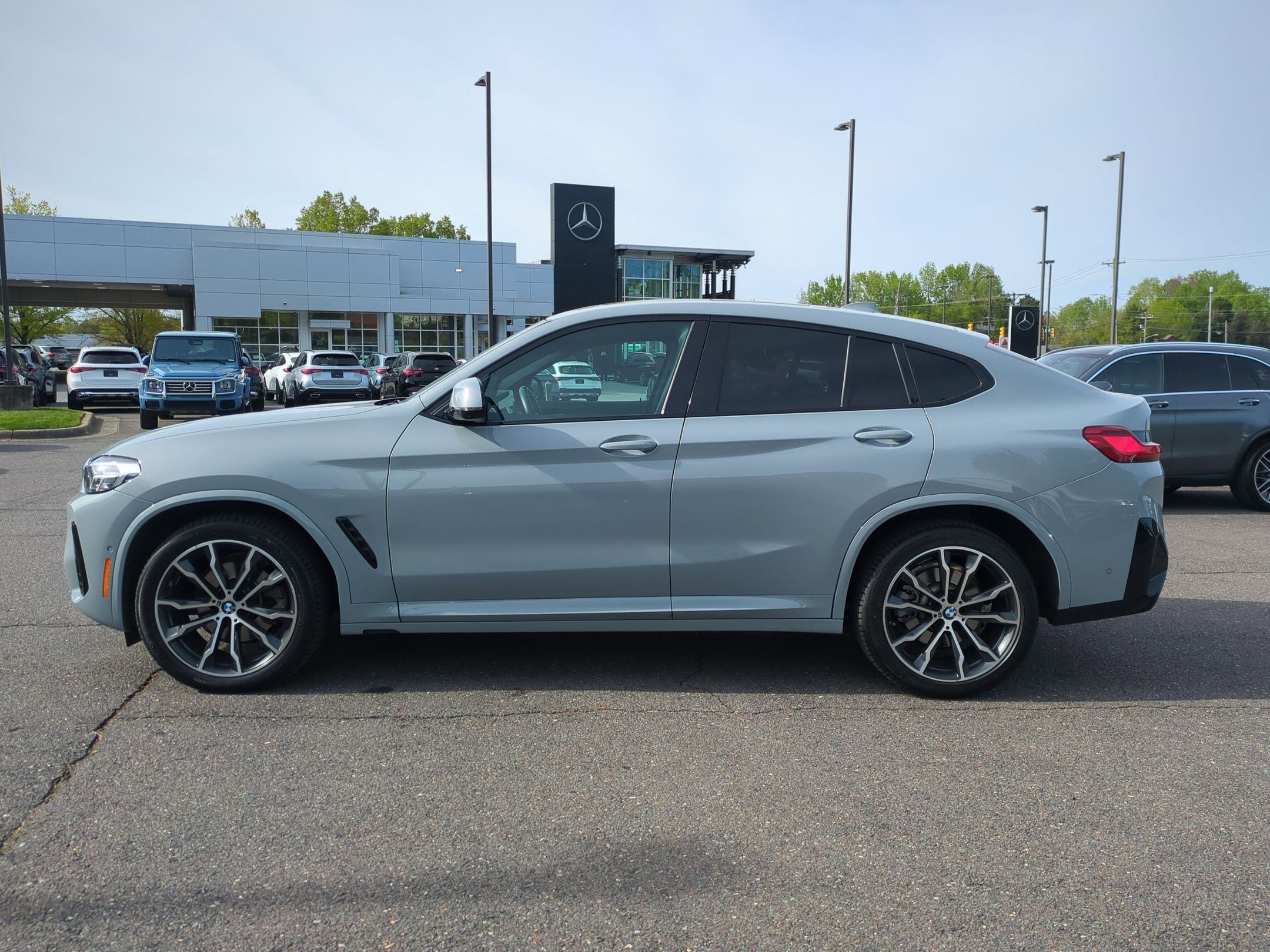 Used 2023 BMW X4 xDrive30i w/ M Sport Package image 4