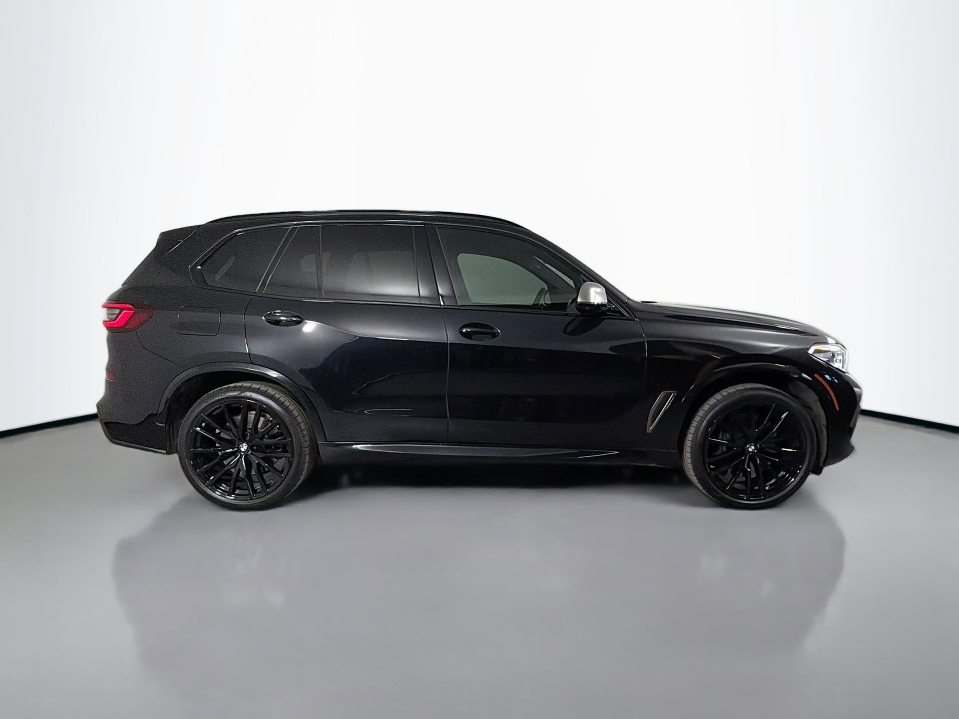 Certified 2023 BMW X5 M50i w/ Executive Package image 5
