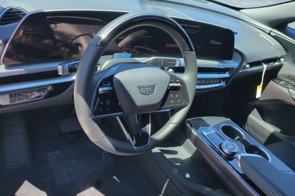 New 2026 Cadillac Lyriq Luxury AWD/4WD image 6