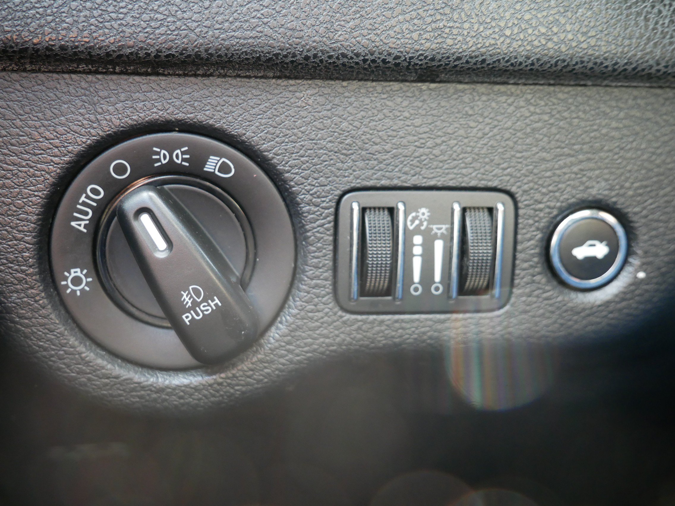 Used 2014 Chrysler 300 S AWD/4WD image 16