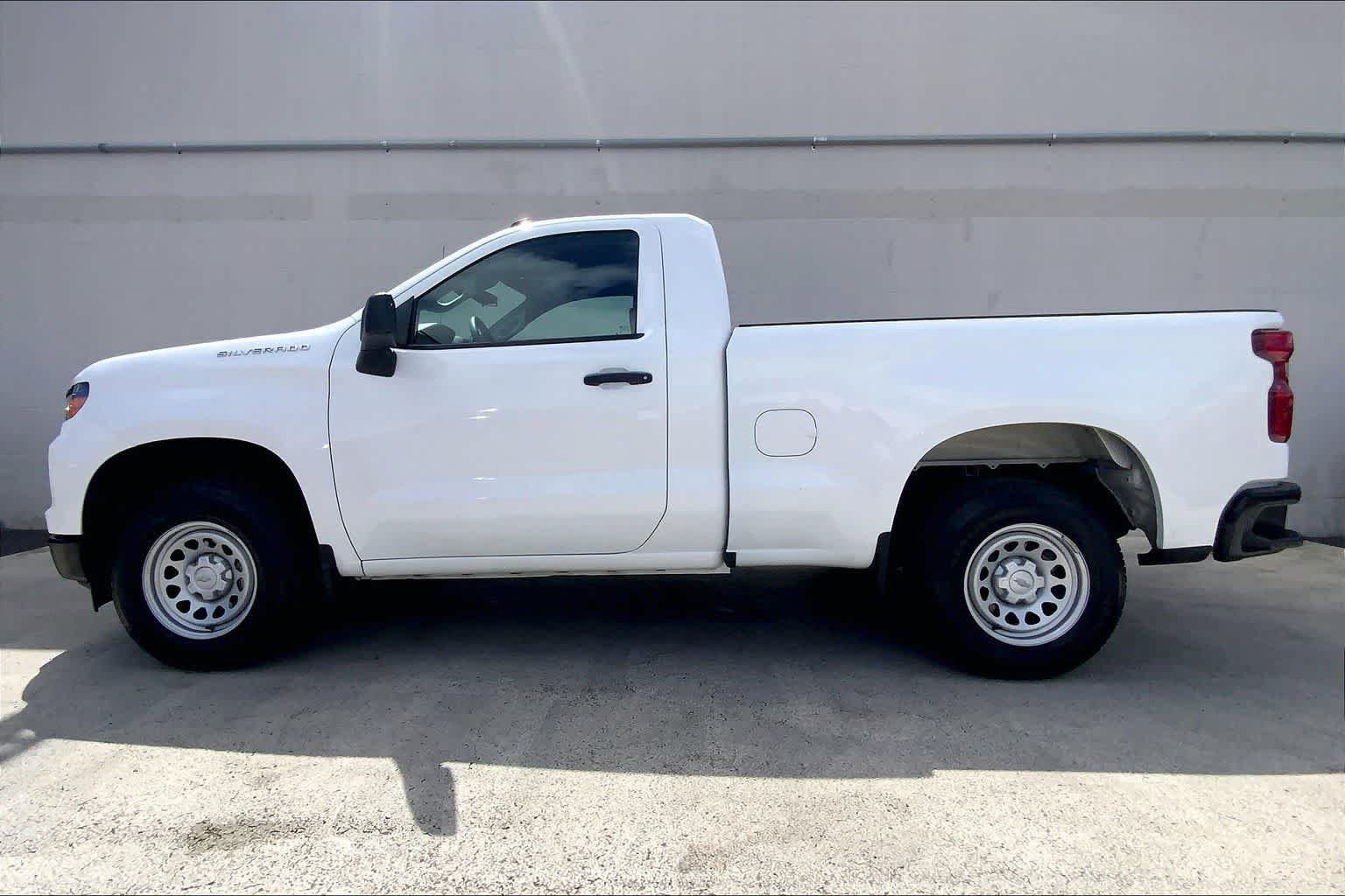 Used 2025 Chevrolet Silverado 1500 W/T w/ WT Value Package RWD image 3