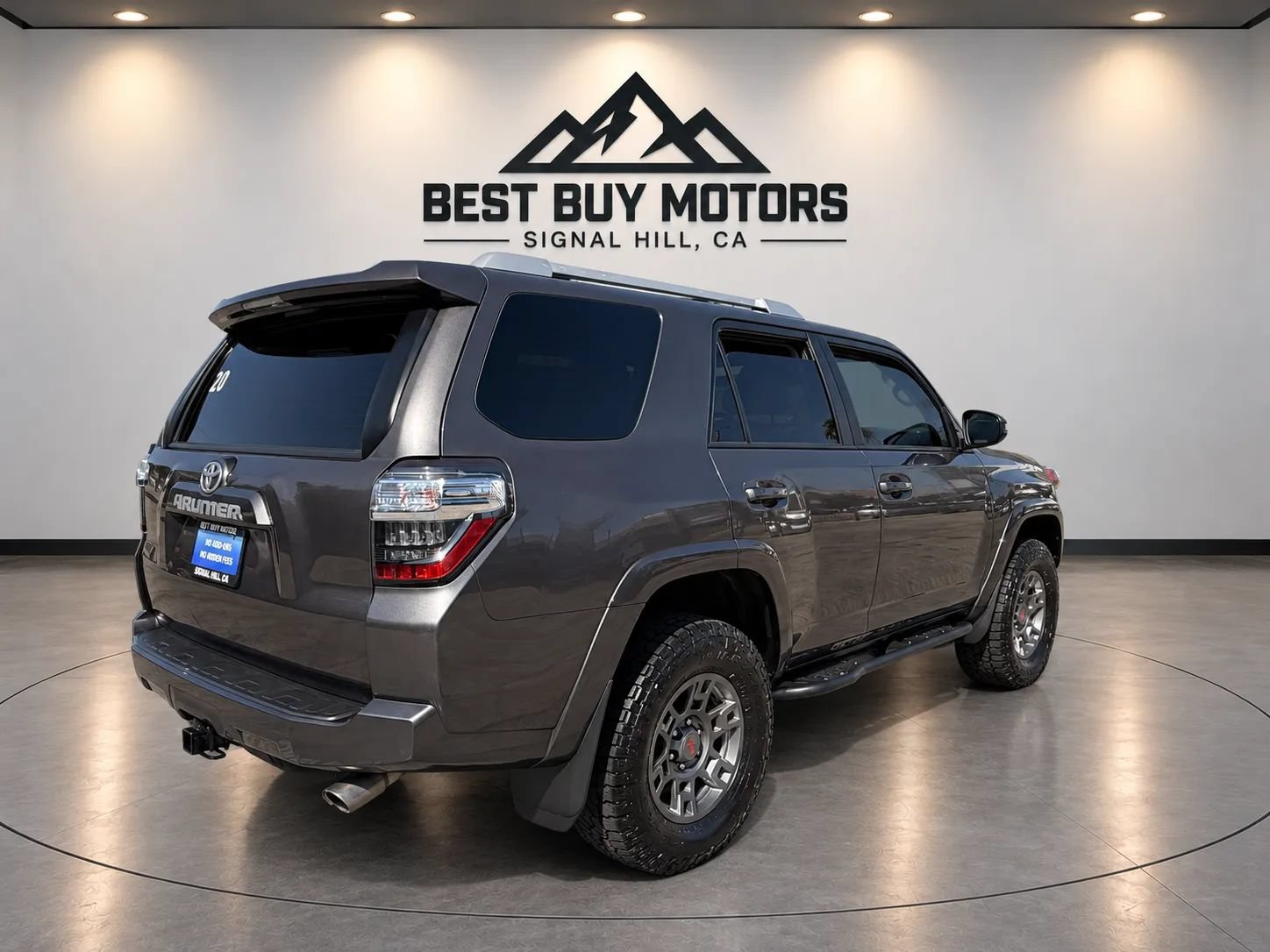Used 2018 Toyota 4Runner SR5 AWD/4WD image 8