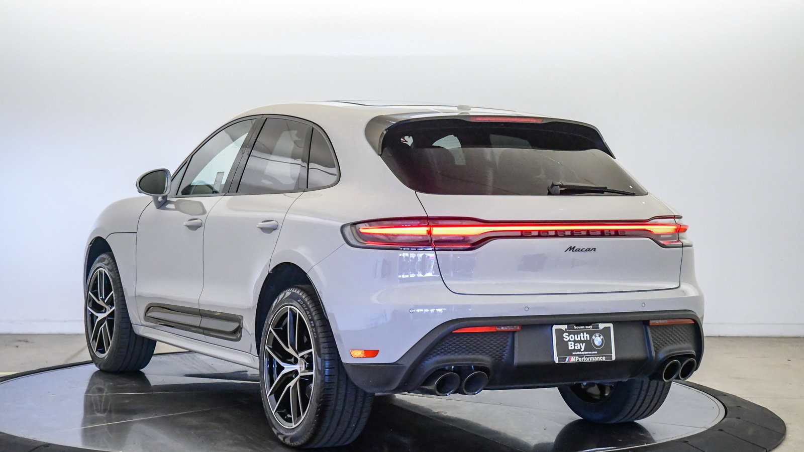 Used 2024 Porsche Macan AWD/4WD image 2