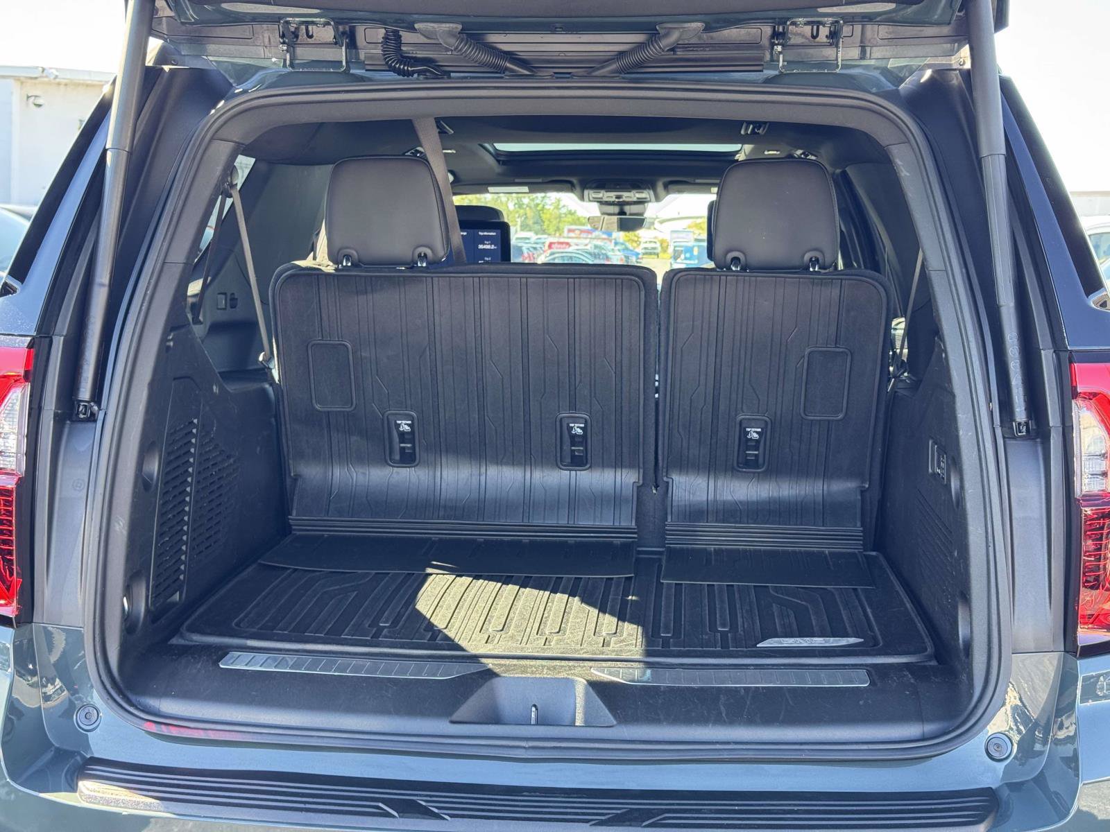Used 2025 GMC Yukon XL AT4 Ultimate w/ LPO, Floor Liner Package AWD/4WD image 16