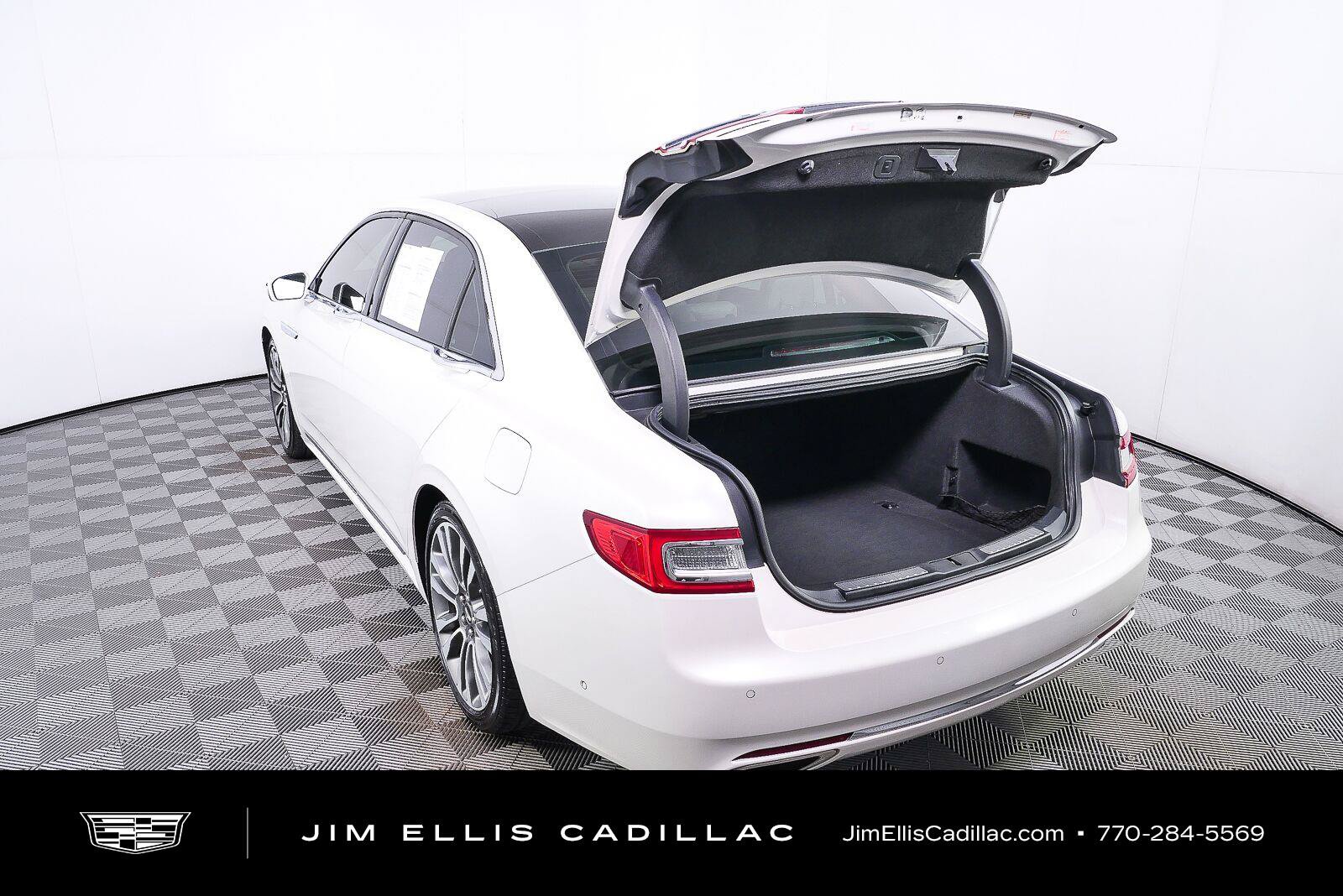 Used 2018 Lincoln Continental Reserve FWD image 27
