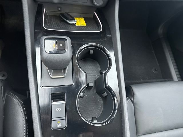 Used 2025 Nissan Rogue SL w/ Tech Package image 24