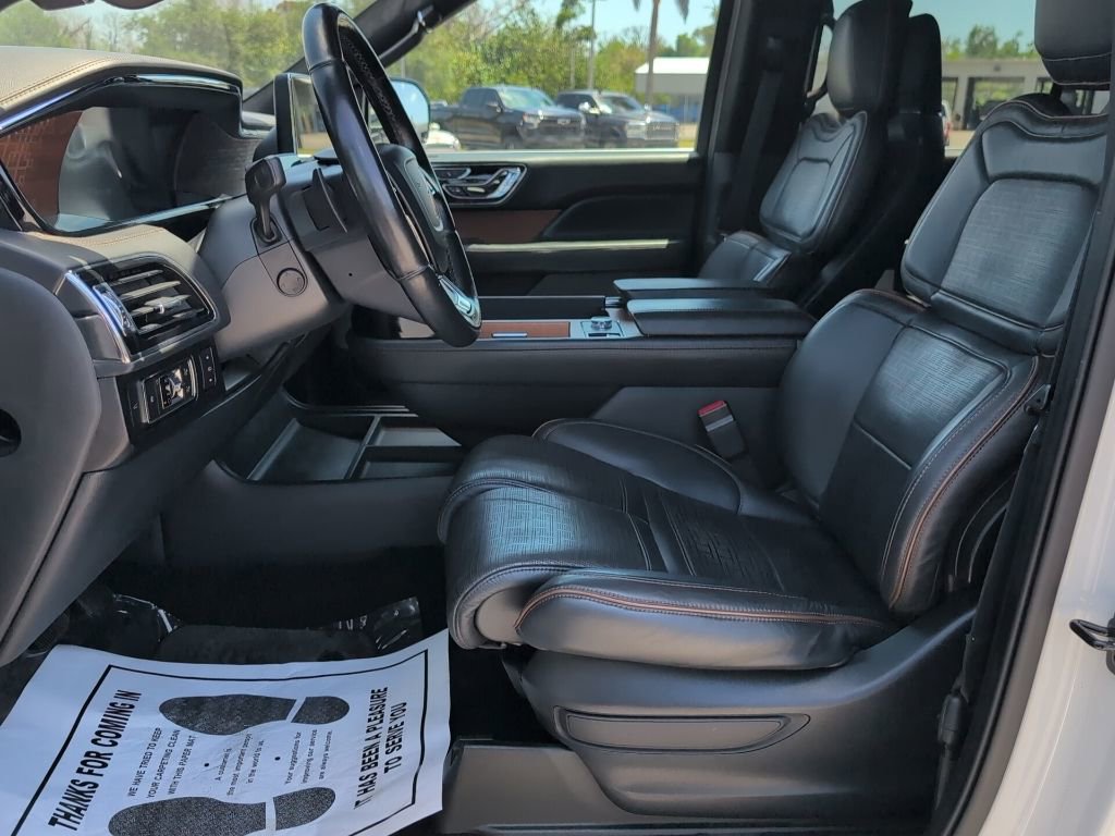 Used 2022 Lincoln Navigator L Black Label AWD/4WD image 8