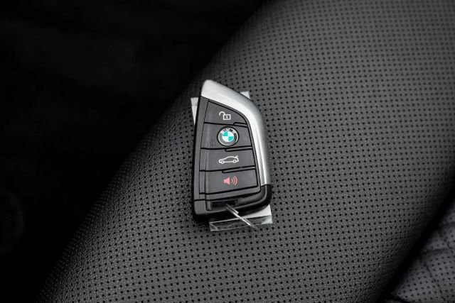 Used 2023 BMW 530e RWD image 67