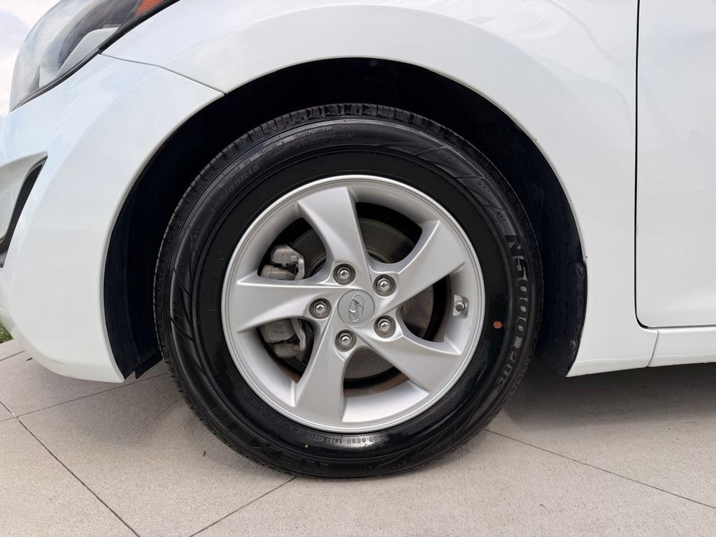 Used 2015 Hyundai Elantra SE FWD image 15