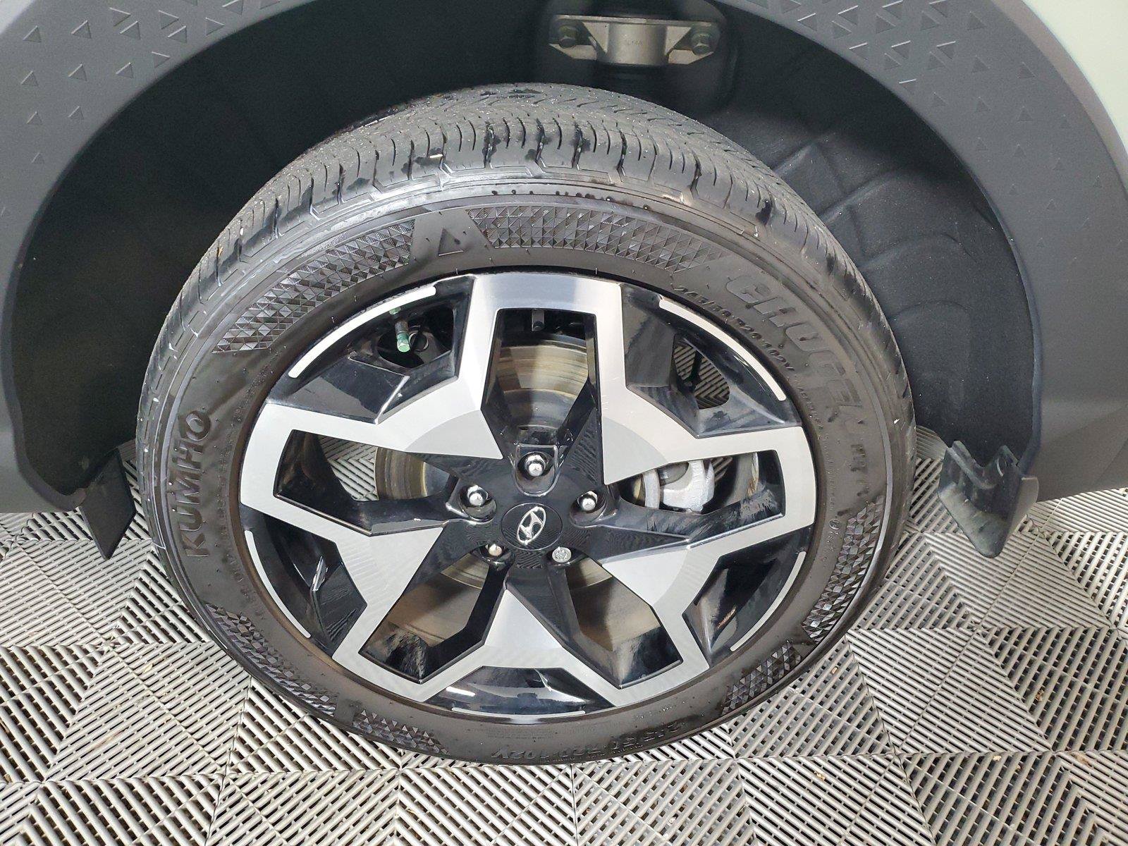 Used 2024 Hyundai Santa Cruz Limited AWD/4WD image 9