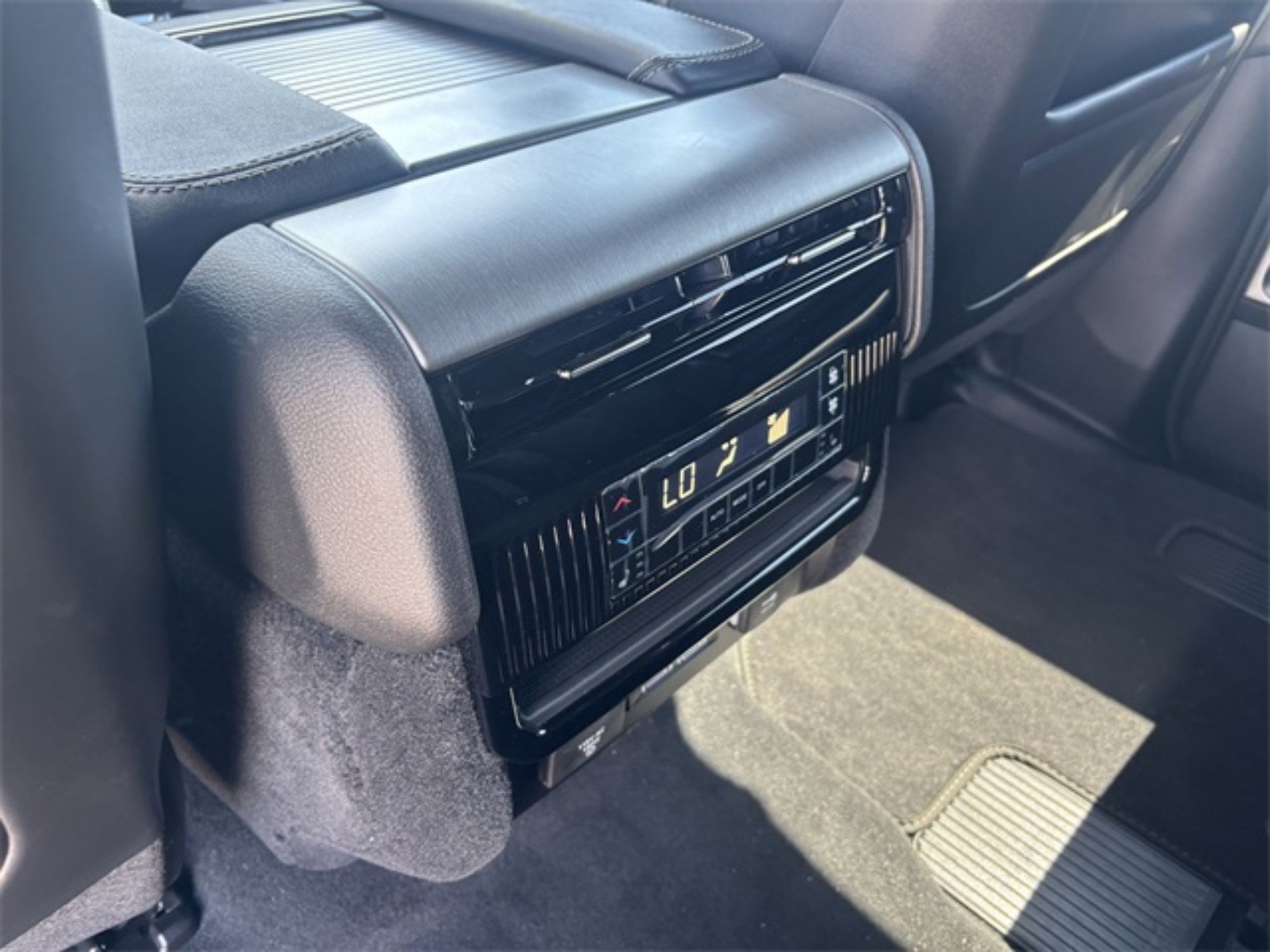 New 2025 Jeep Wagoneer L 4WD w/ Convenience Group I image 25