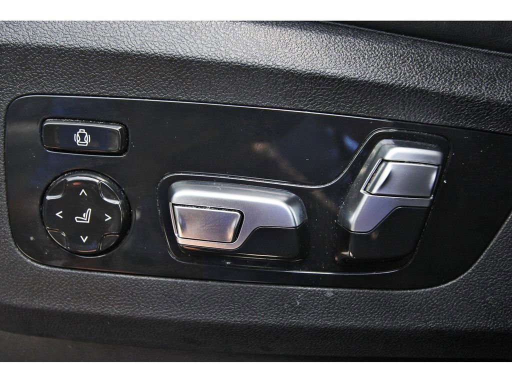 Used 2025 BMW X7 xDrive40i image 25