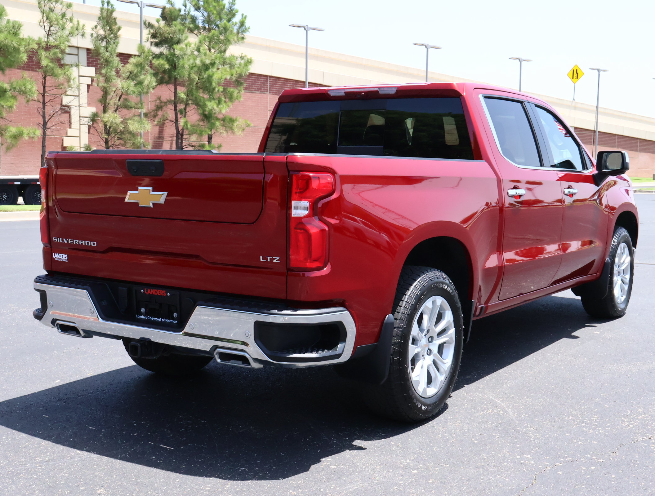 Used 2024 Chevrolet Silverado 1500 LTZ w/ LTZ Premium Package AWD/4WD image 34