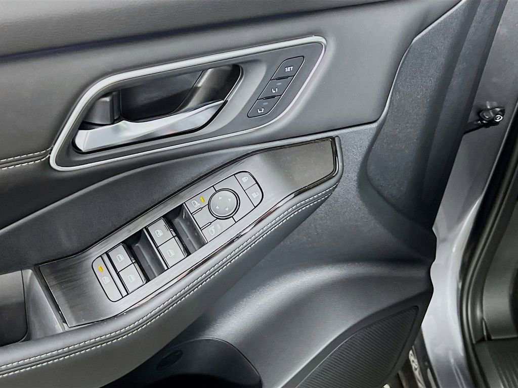 New 2026 Nissan Rogue Platinum AWD/4WD image 16