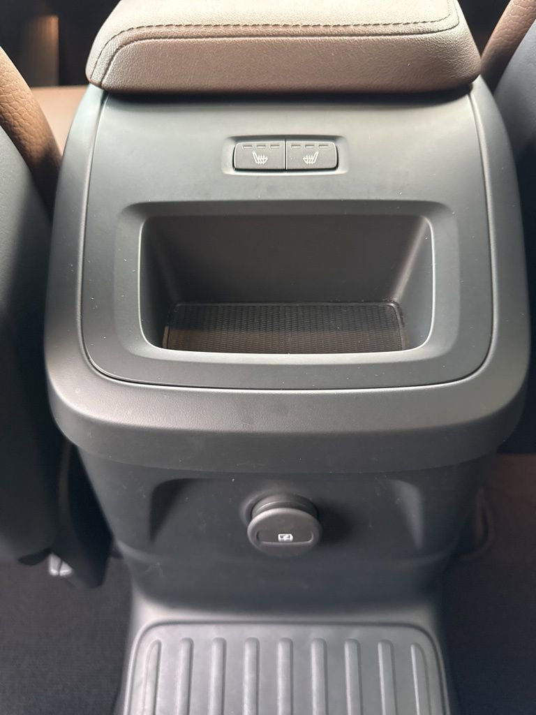 Used 2024 Volvo XC60 T8 Plus w/ Protection Package Premier image 17