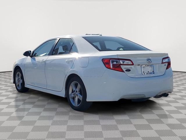 Used 2014 Toyota Camry SE w/ Moonroof Package image 4